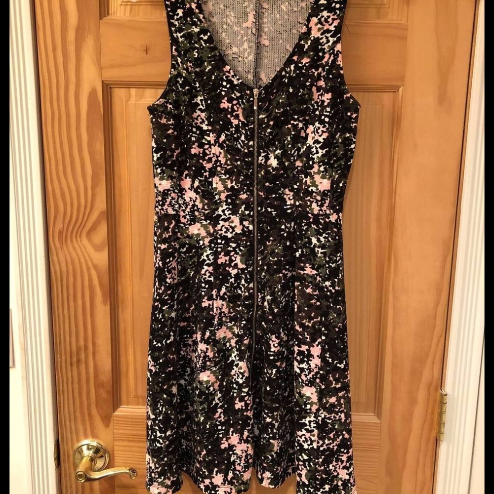 Dress - Picture 1 of 3